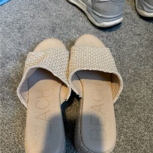 BEACH Open-Toe Slide Heels in Light Beige